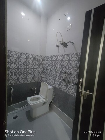 Bathroom in 1.5 BHK Builder Floor at Dwarka Mor – for Rent