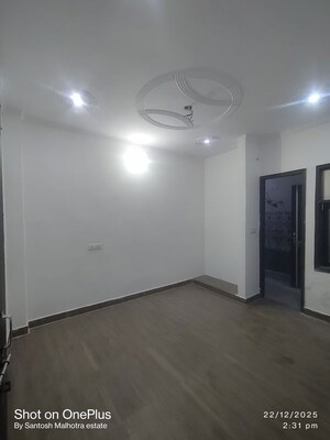 Master Bedroom in 1.5 BHK Builder Floor at Dwarka Mor – for Rent