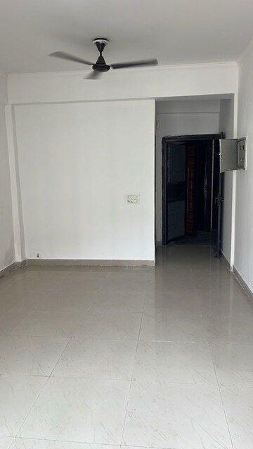 Room in 2 BHK Apartment at Mahagun Mirabella, Sector 79 – for Rent