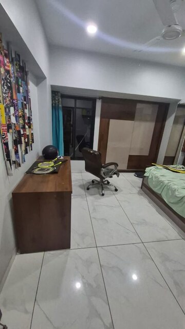 Room in 3 BHK Apartment at Memnagar – for Rent