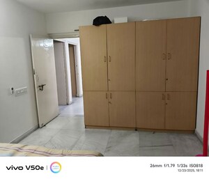 Room in 3 BHK Apartment at Law Garden – for Rent