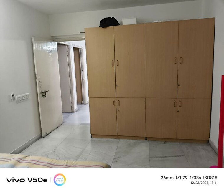 Room, law garden 3 Bedroom 1880 Sq.Ft. Apartment In Law Garden Ahmedabad 9704195