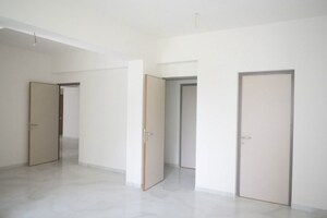  4 BHK Apartment at Navrangpura – for Rent