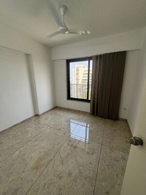 Room in 3 BHK Apartment at C G Road – for Rent