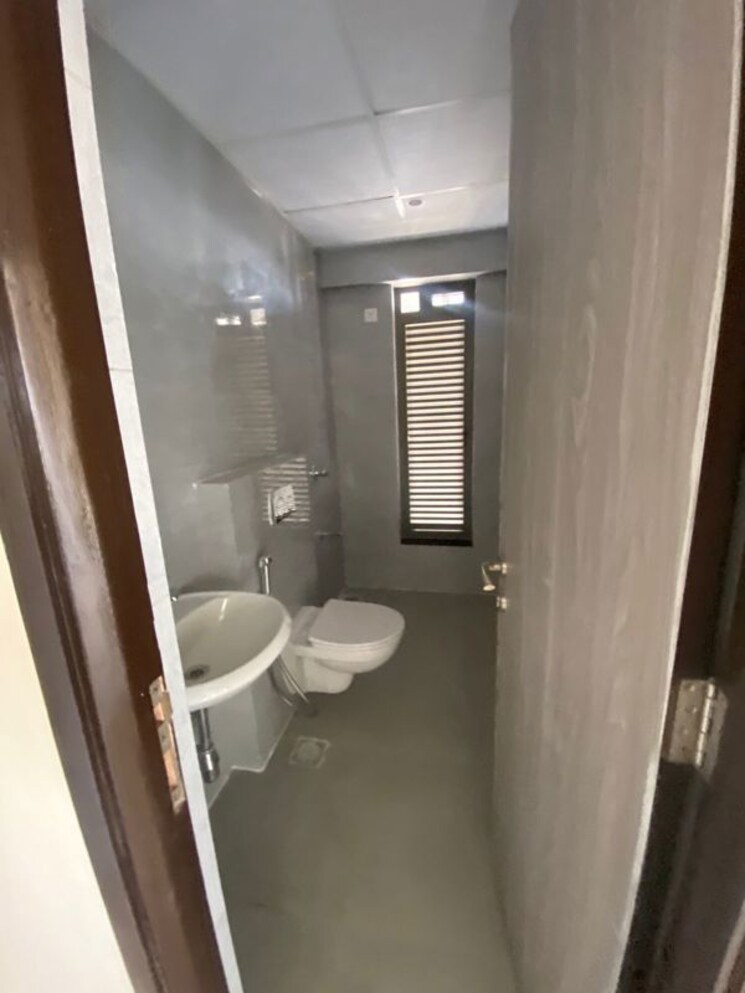 Bathroom, siddha-seabrook 3 Bedroom 964 Sq.Ft. Apartment In Kandivali West Mumbai 9704368