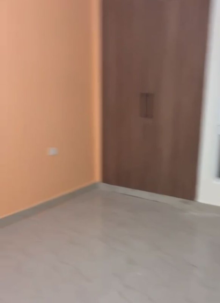 Room, upavp-ganga-yamuna-and-hindon-enclave 4 Bedroom 190 Sq.Yd. Apartment In Siddharth Vihar Ghaziabad 9704429