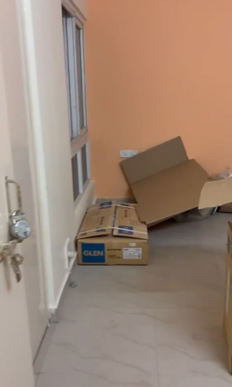 Room, upavp-ganga-yamuna-and-hindon-enclave 4 Bedroom 190 Sq.Yd. Apartment In Siddharth Vihar Ghaziabad 9704429