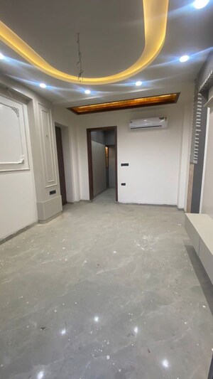 Room in 3 BHK Builder Floor at Puri Kohinoor, Sector 89 – for Sale
