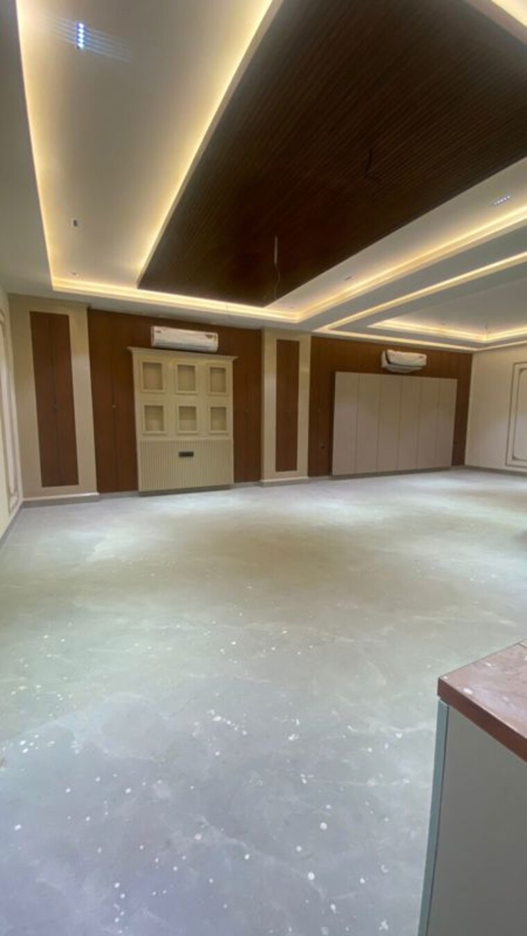 Room, puri-kohinoor 3 Bedroom 156 Sq.Yd. Builder Floor In Sector 89 Faridabad 9598751