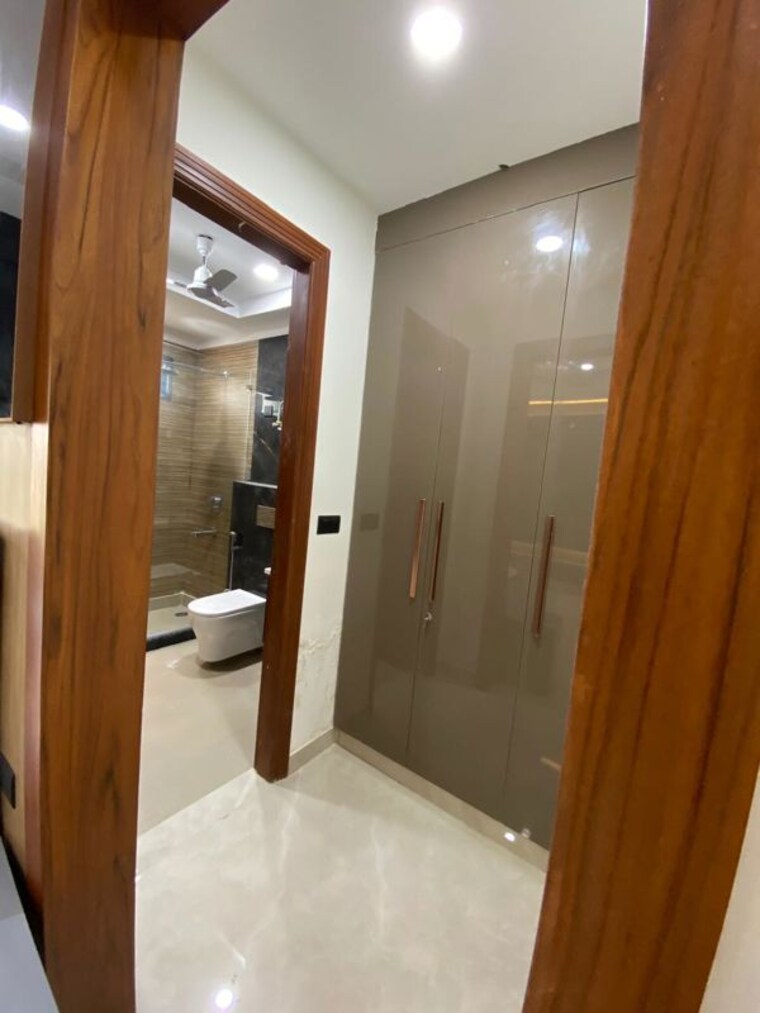 Bathroom, tdi-the-retreat 4 Bedroom 4500 Sq.Ft. Builder Floor In Sector 89 Faridabad 9580682