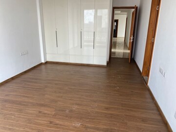 Room in 3.5 BHK Apartment at Omaxe Lake, North Mullanpur – for Sale