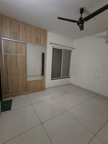 Room in 3 BHK Apartment at Vilas Javdekar Yashwin Encore, Wakad – for Rent