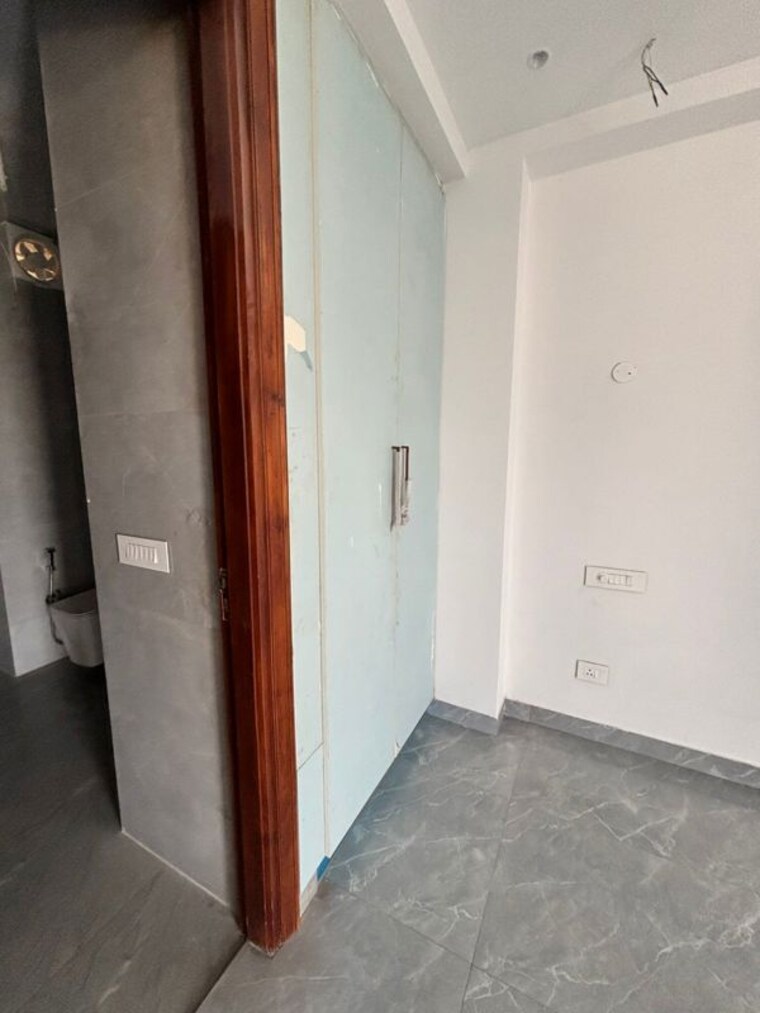 Bathroom, sector 11 3 Bedroom 2250 Sq.Ft. Builder Floor In Sector 11 Panchkula 9704584
