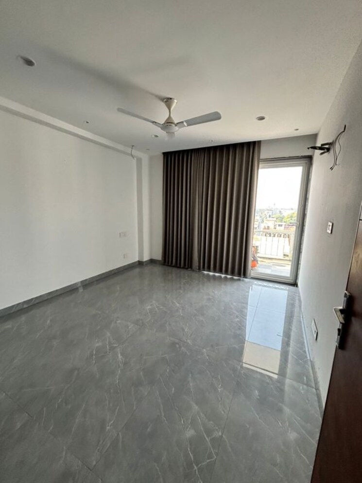 Room, sector 11 3 Bedroom 2250 Sq.Ft. Builder Floor In Sector 11 Panchkula 9704584