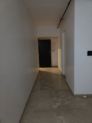 Room in 2 BHK Apartment at Kalpataru Radiance, Goregaon West – for Rent