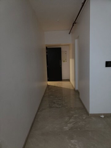 Room in 2 BHK Apartment at Kalpataru Radiance, Goregaon West – for Rent