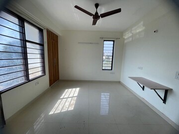 1 BHK Independent House For Rent in Sector 4