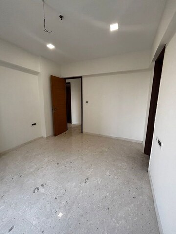 Room in 3 BHK Apartment at Ekta Tripolis, Goregaon West – for Rent