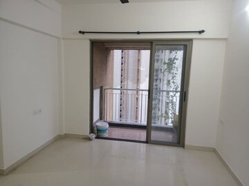 Bedroom in 2 BHK Apartment at Raunak Park View, Ghodbunder Road – for Rent