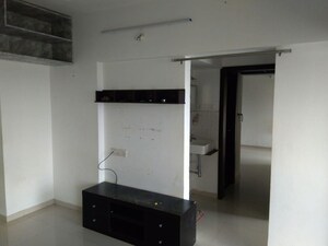 Room in 2 BHK Apartment at Majestique 38 Park Majestique, Undri – for Rent