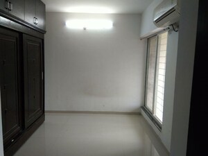 Room in 2 BHK Apartment at Majestique 38 Park Majestique, Undri – for Rent