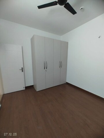 Room in 3 BHK Apartment at Mapsko Mount Ville, Sector 79 – for Rent