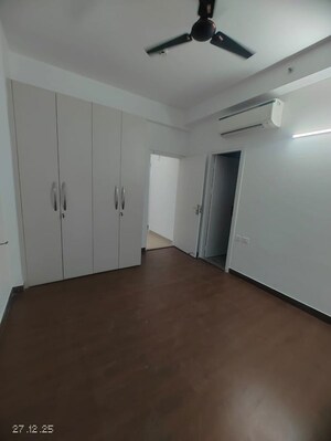 Room in 3 BHK Apartment at Mapsko Mount Ville, Sector 79 – for Rent