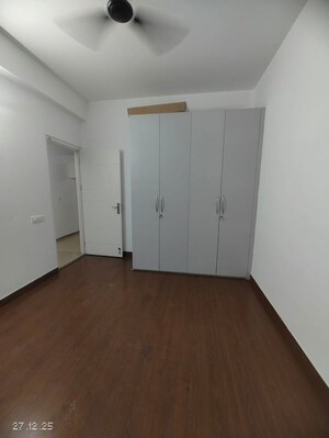 Room in 3 BHK Apartment at Mapsko Mount Ville, Sector 79 – for Rent