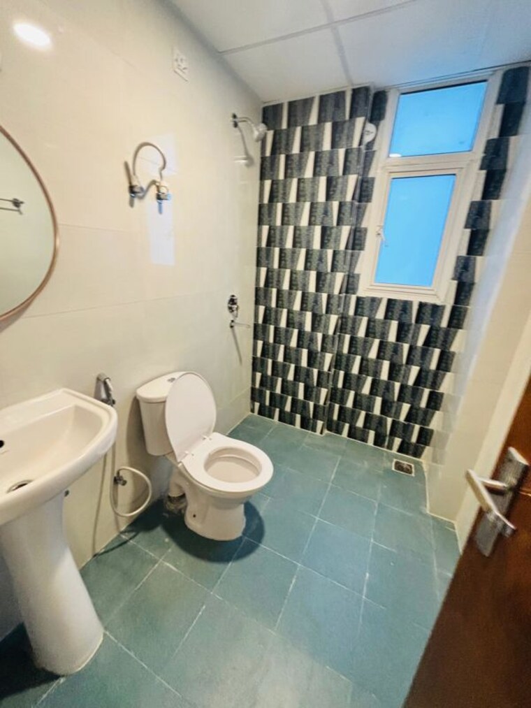 Attached Bathroom, gomti nagar 3 Bedroom 1700 Sq.Ft. Apartment In Gomti Nagar Lucknow 9704188