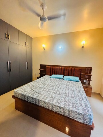 Bedroom in 3 BHK Apartment at Gomti Nagar – for Rent