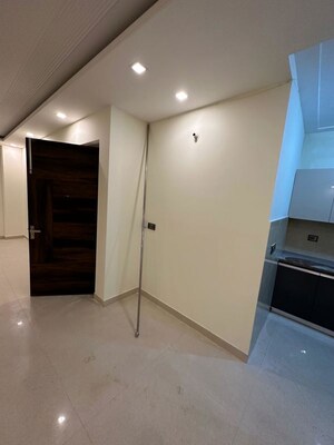 Room in 3 BHK Apartment at Ansal API Esencia, Sector 67 – for Rent