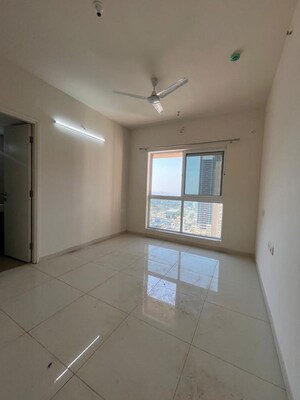 Room in 3 BHK Apartment at Godrej Green Vistas, Mahalunge – for Rent