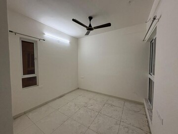 Room in 3 BHK Apartment at Godrej Green Vistas, Mahalunge – for Rent