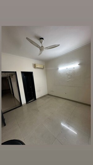 Room in 3 BHK Apartment at Ansal API Esencia, Sector 67 – for Rent
