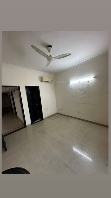 Room in 3 BHK Apartment at Ansal API Esencia, Sector 67 – for Rent