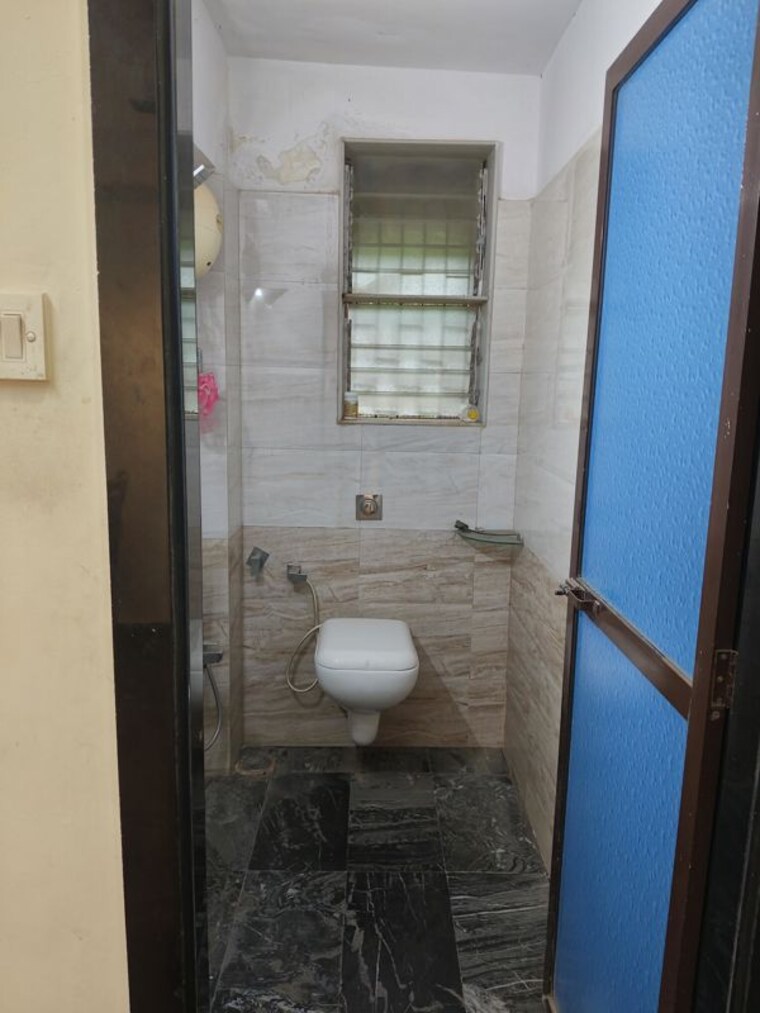 Bathroom, parijat-chs-azad-nagar 2 Bedroom 789 Sq.Ft. Apartment In Andheri West Mumbai 9705872