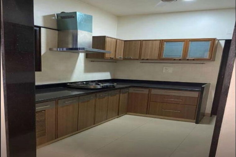 Kitchen, dn nagar 3 Bedroom 1000 Sq.Ft. Apartment In Dn Nagar Mumbai 9705878