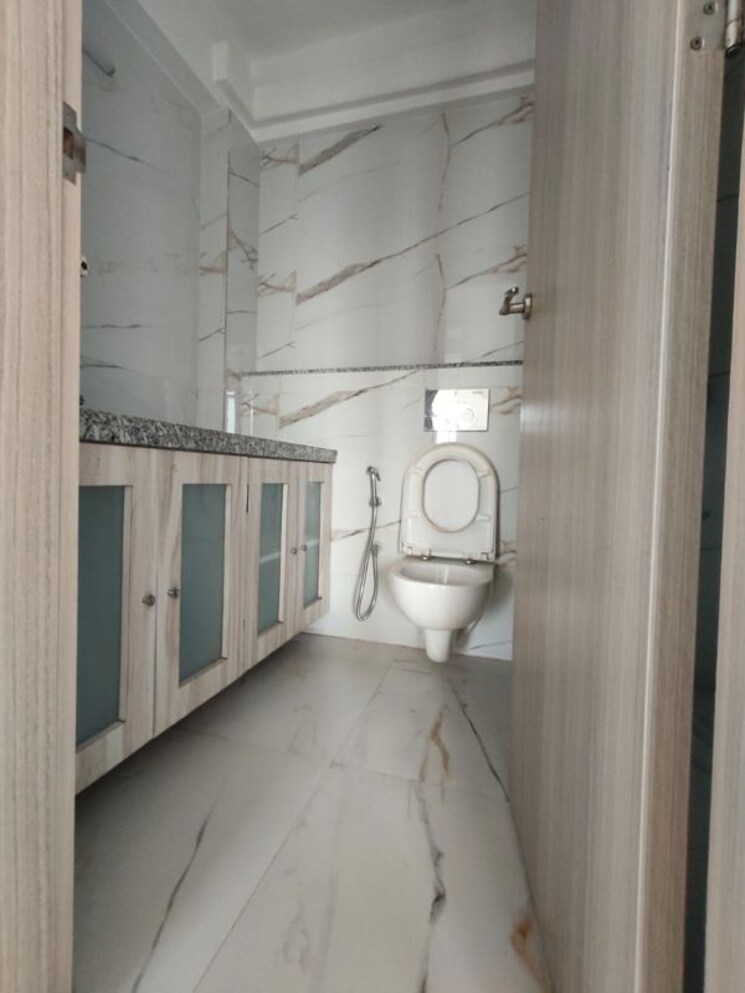 Bathroom, wadhwa-pristine 2 Bedroom 760 Sq.Ft. Apartment In Matunga West Mumbai 9705864