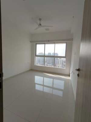 Bedroom in 2 BHK Apartment at Wadhwa Pristine, Matunga West – for Rent