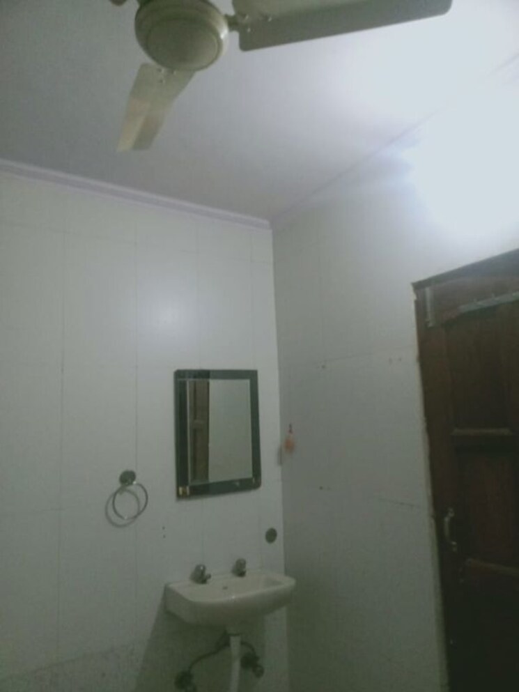 Room, sector 4 2 Bedroom 1525 Sq.Ft. Independent House In Sector 4 Gurgaon 9706037