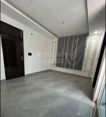 Room in 2 BHK Apartment at Paras Tierea Relax Home, Sector 137 – for Rent