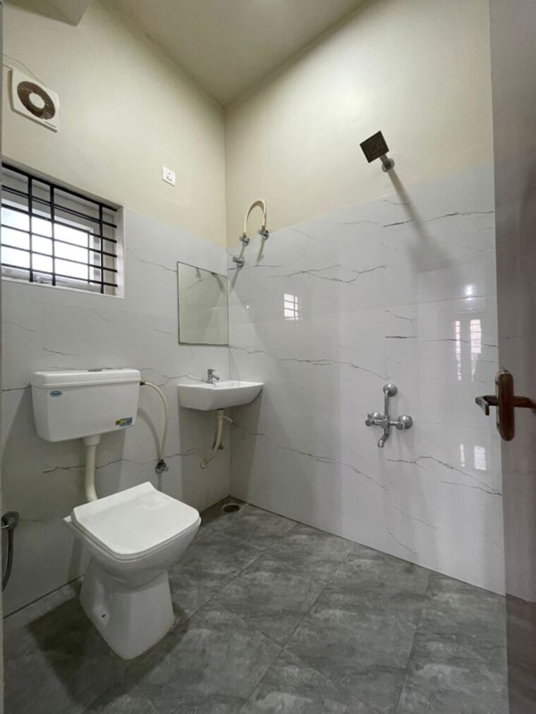 Bathroom, phulwaria 3 Bedroom 1150 Sq.Ft. Builder Floor In Phulwaria Varanasi 9664875