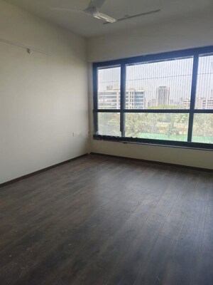 Room in 2 BHK Apartment at Kalpataru Magnus, Bandra East – for Rent