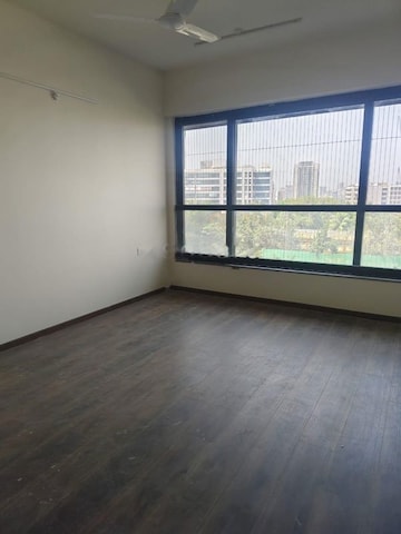 Room in 2 BHK Apartment at Kalpataru Magnus, Bandra East – for Rent