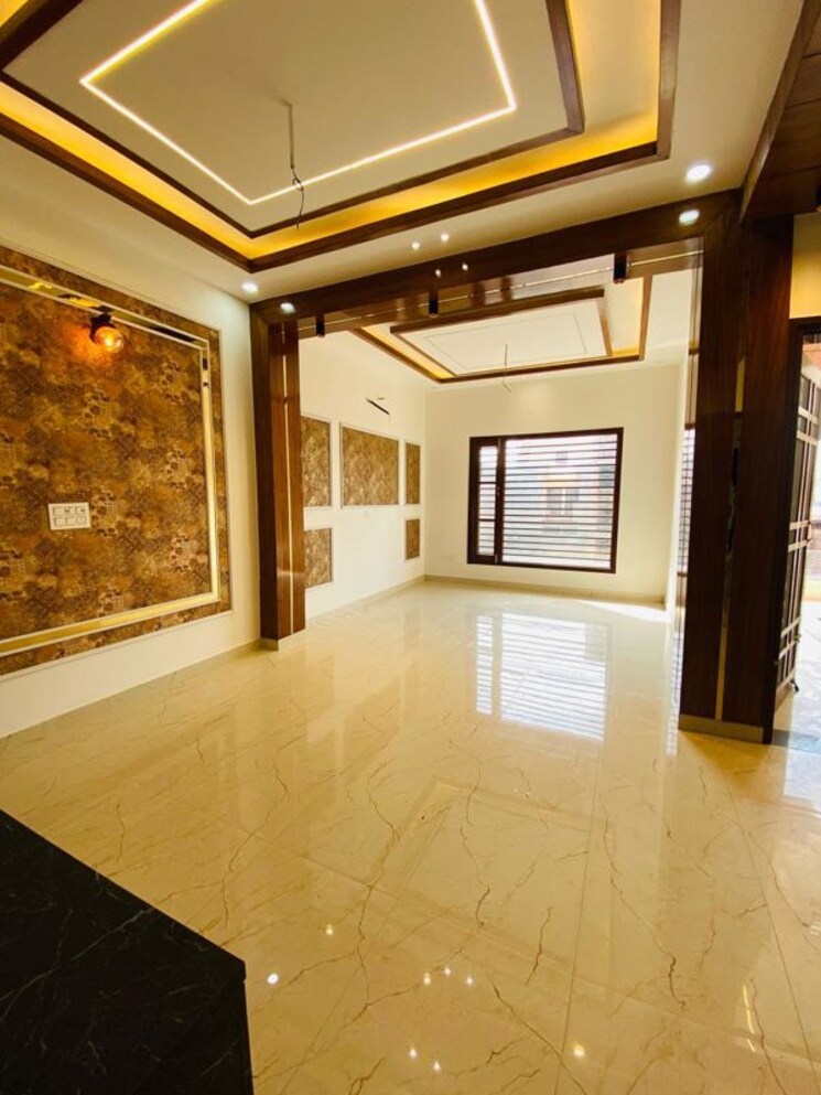 Room, sunny enclave 4 Bedroom 139 Sq.Yd. Independent House In Sunny Enclave Mohali 9706400