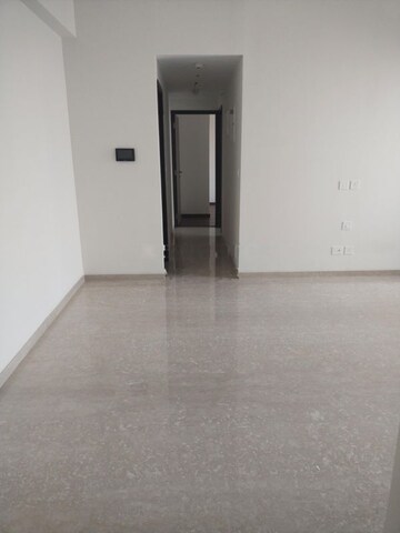 Room in 3 BHK Apartment at Piramal Mahalaxmi, Mahalaxmi – for Rent