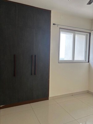 Room in 3 BHK Apartment at Prestige Falcon City, Konanakunte – for Rent