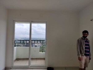 Room in 3.5 BHK Apartment at Prestige Lakeside Habitat, Varthur – for Rent