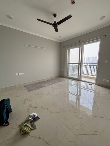 Room in 2 BHK Apartment at AIG Park Avenue, Sector 4 Greater Noida – for Sale