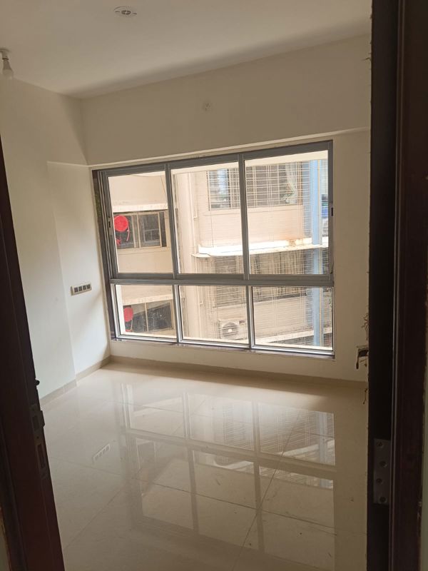 2 BHK 900 Sq.Ft. Apartment in Je And Vee Om Trimurti